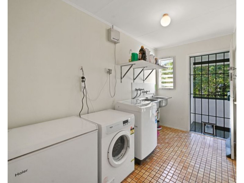 3 Flounder Crescent, Toolooa QLD 4680