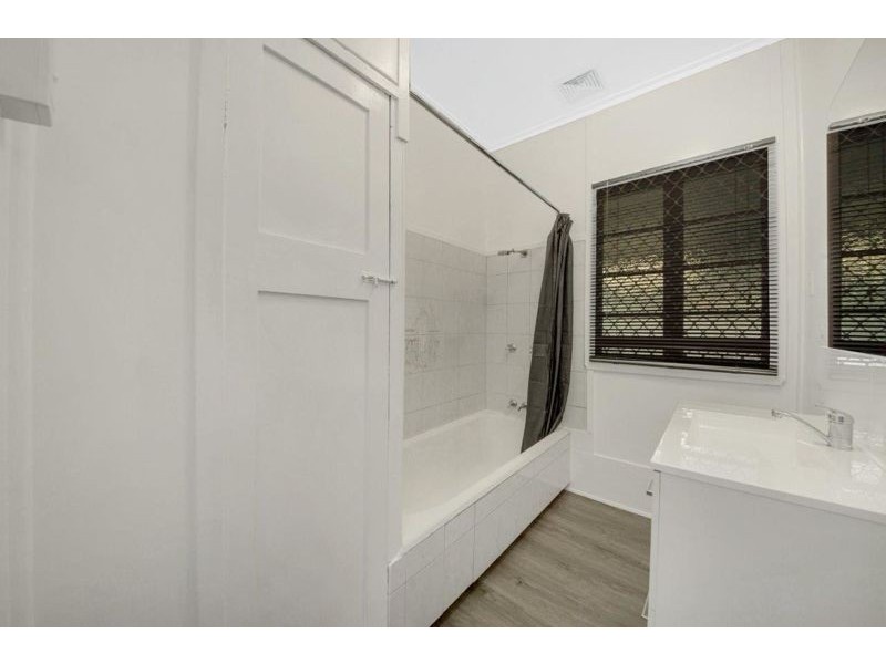 9 Philip Street, South Gladstone QLD 4680