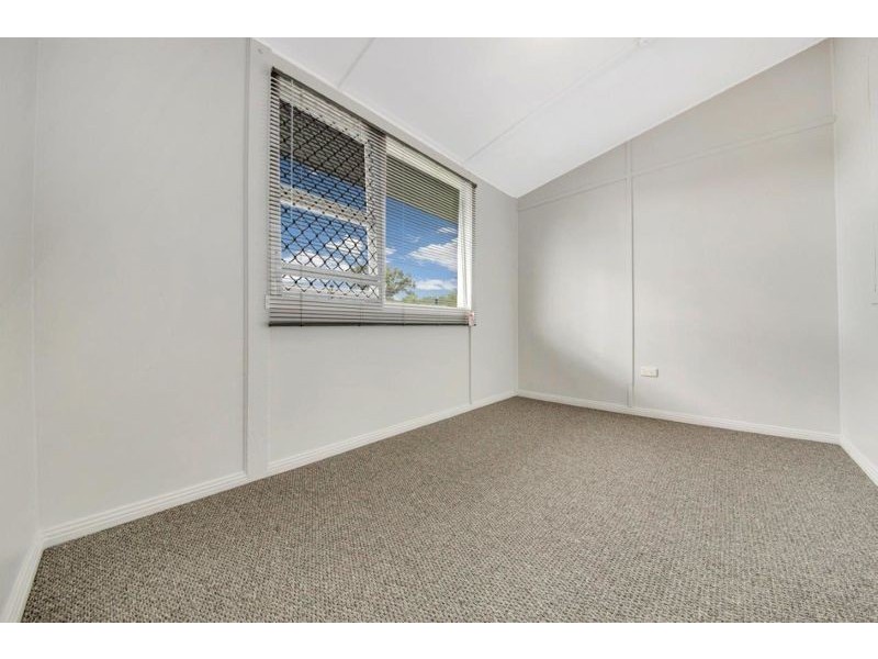 9 Philip Street, South Gladstone QLD 4680