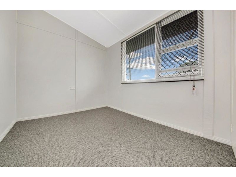 9 Philip Street, South Gladstone QLD 4680