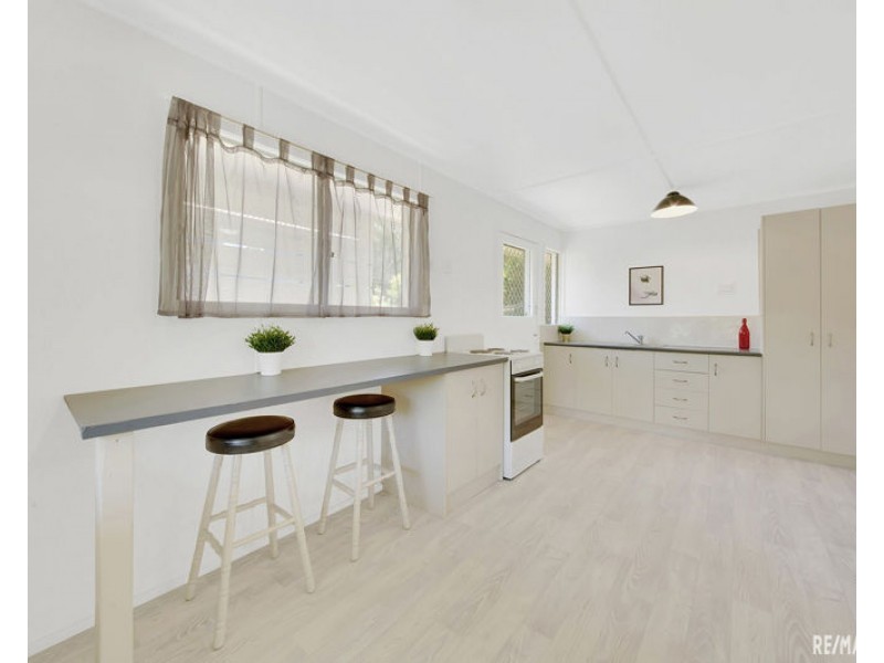 33 Charles Street, West Gladstone QLD 4680