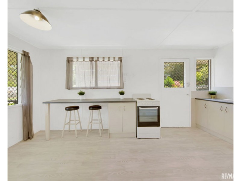 33 Charles Street, West Gladstone QLD 4680