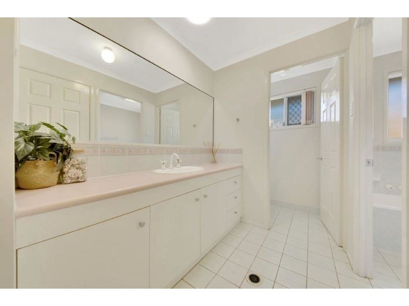 14 Connolly Court, Telina QLD 4680