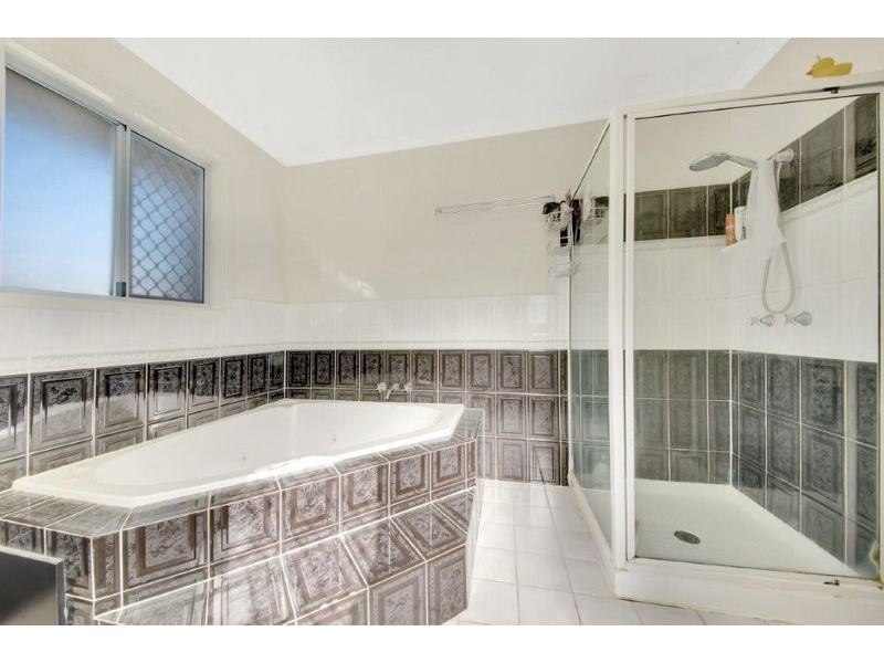 14 Connolly Court, Telina QLD 4680