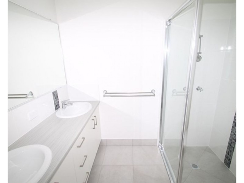 1 Eugenie Court, Glen Eden QLD 4680