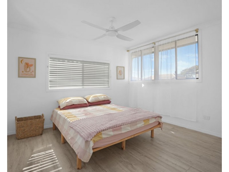 4 Williamson Street, West Gladstone QLD 4680