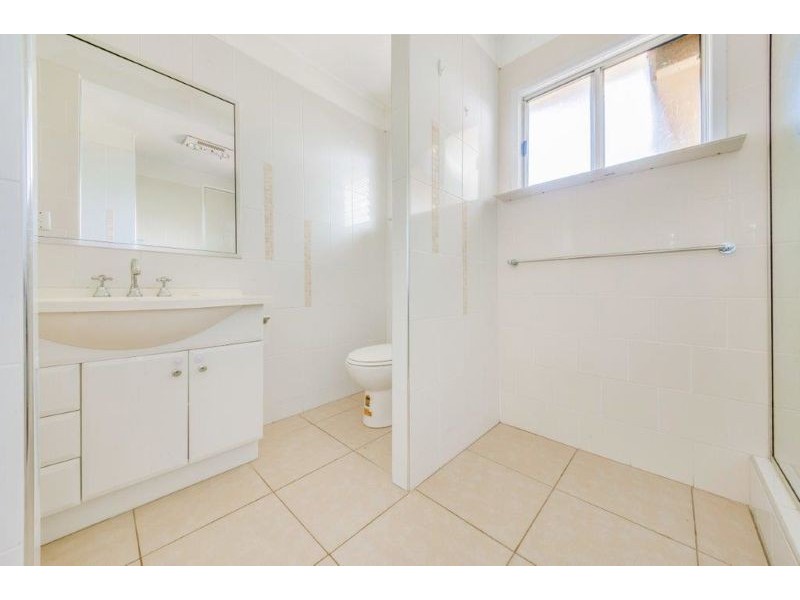 5 NORRIS STREET, West Gladstone QLD 4680