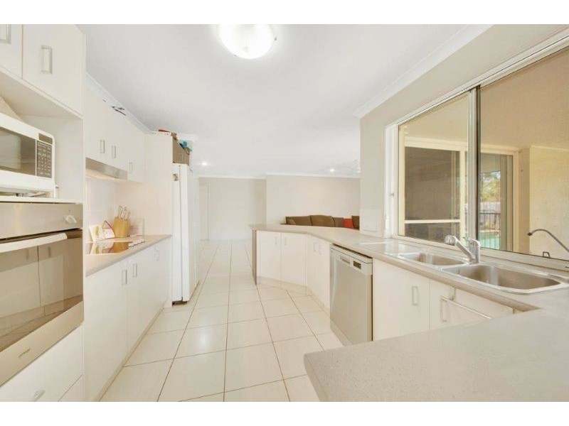 21 Lingwoodock Place, Glen Eden QLD 4680