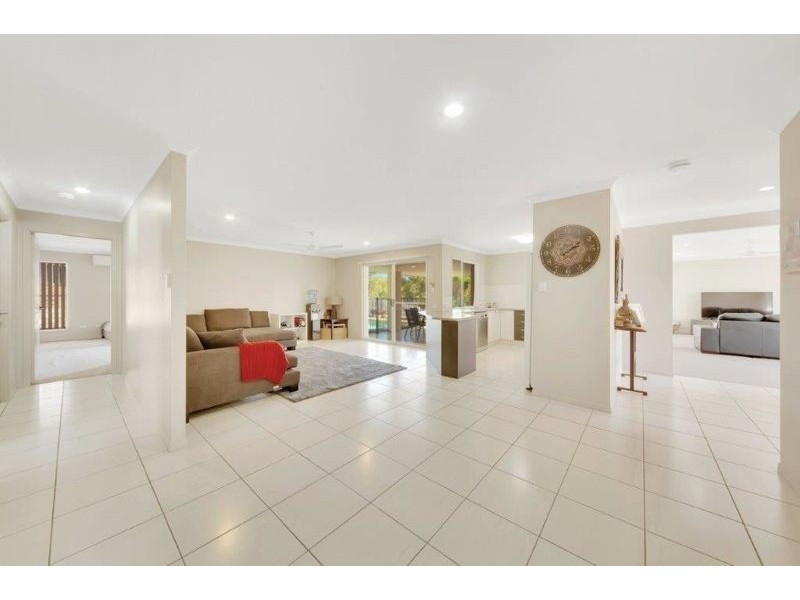 21 Lingwoodock Place, Glen Eden QLD 4680