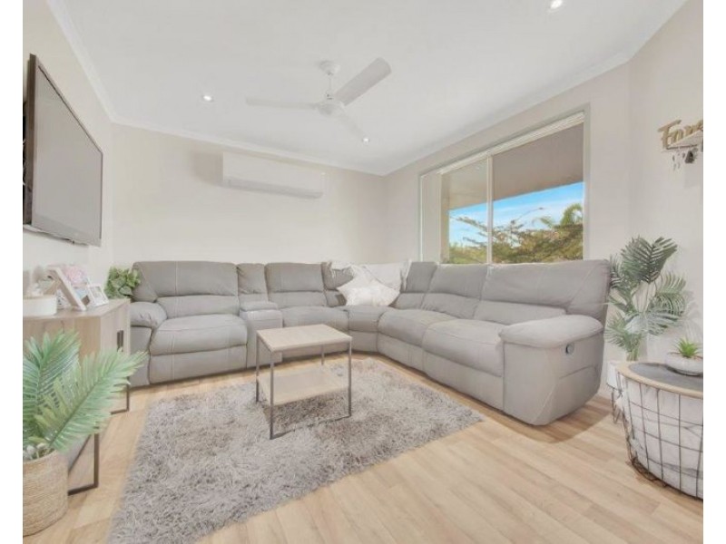 5 Weatherly Court, Clinton QLD 4680