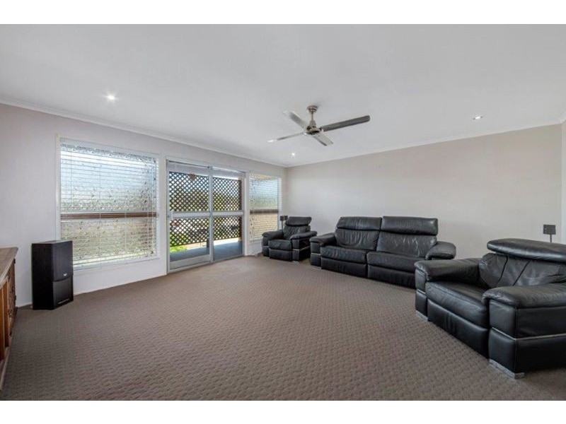 15 Jupiter Street, Telina QLD 4680