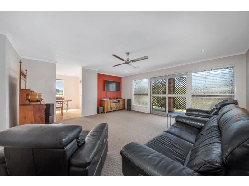 15 Jupiter Street, Telina QLD 4680