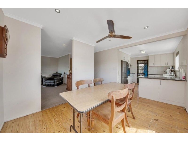 15 Jupiter Street, Telina QLD 4680