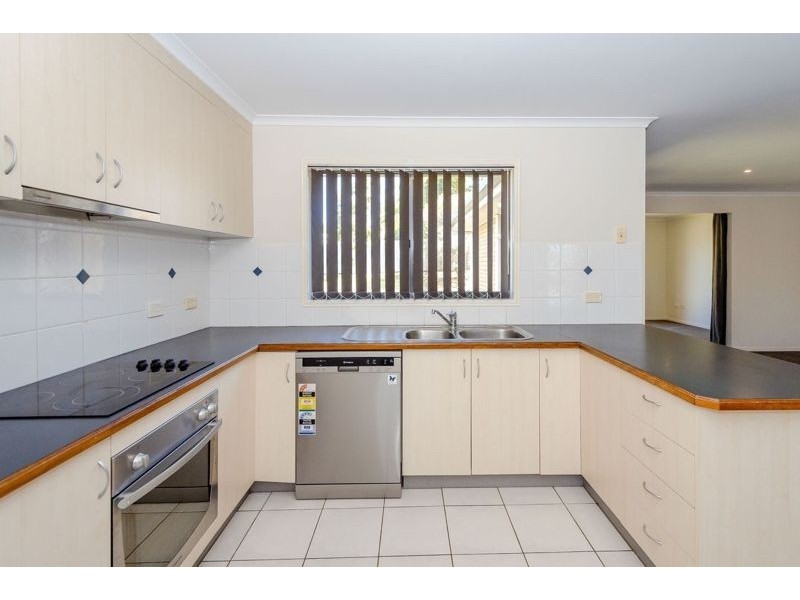 34 Skyline Drive, New Auckland QLD 4680