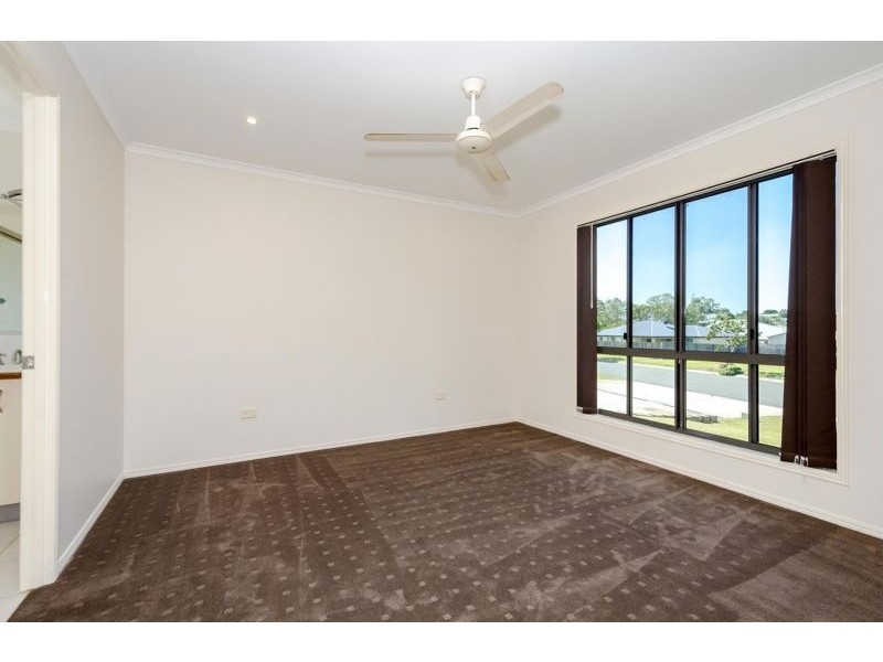 34 Skyline Drive, New Auckland QLD 4680