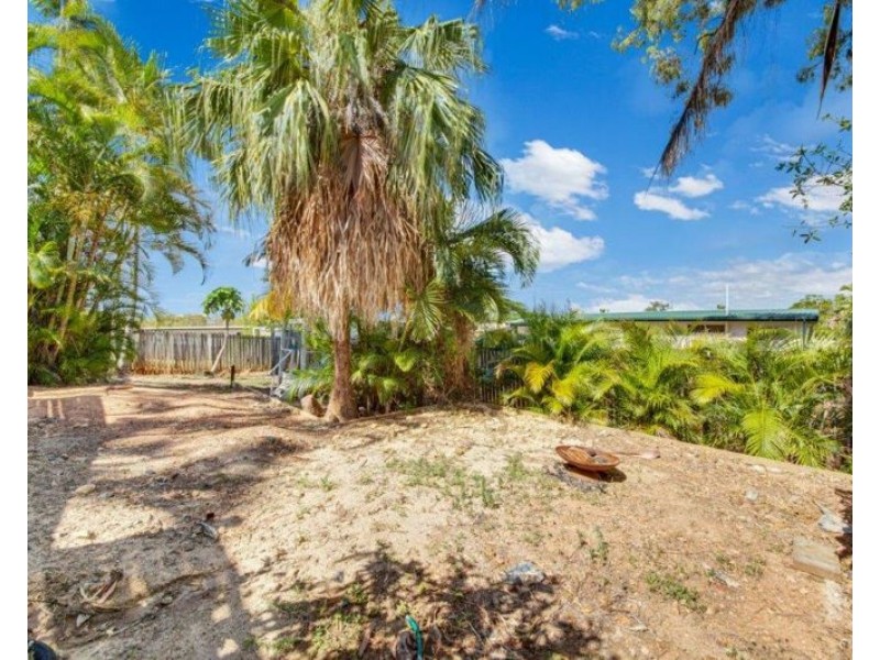 25 Holland Street, West Gladstone QLD 4680