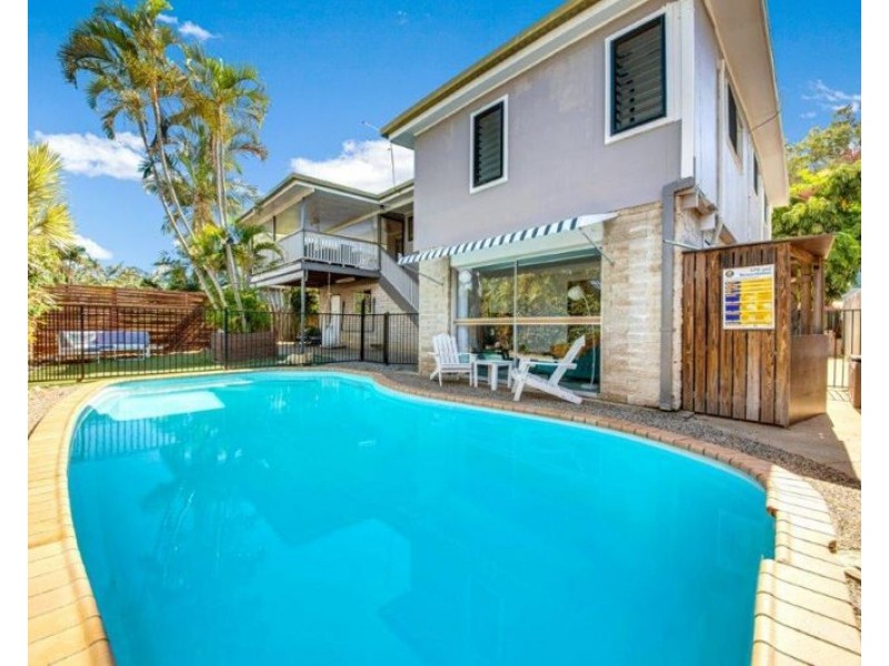 25 Holland Street, West Gladstone QLD 4680