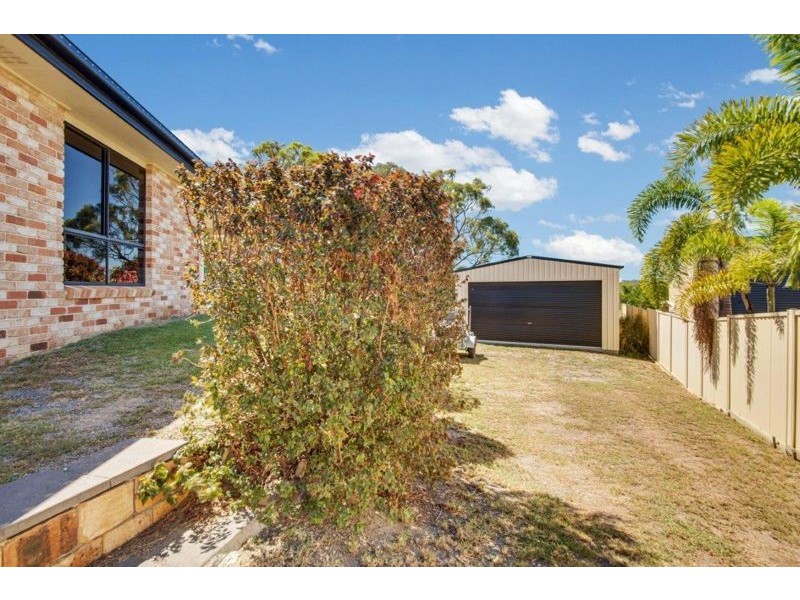 13 Panorama Court, Glen Eden QLD 4680
