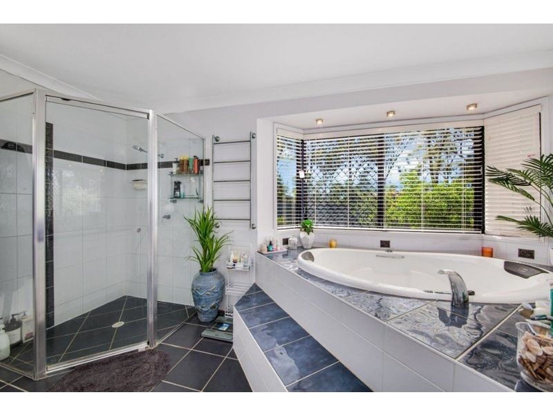 13 Panorama Court, Glen Eden QLD 4680