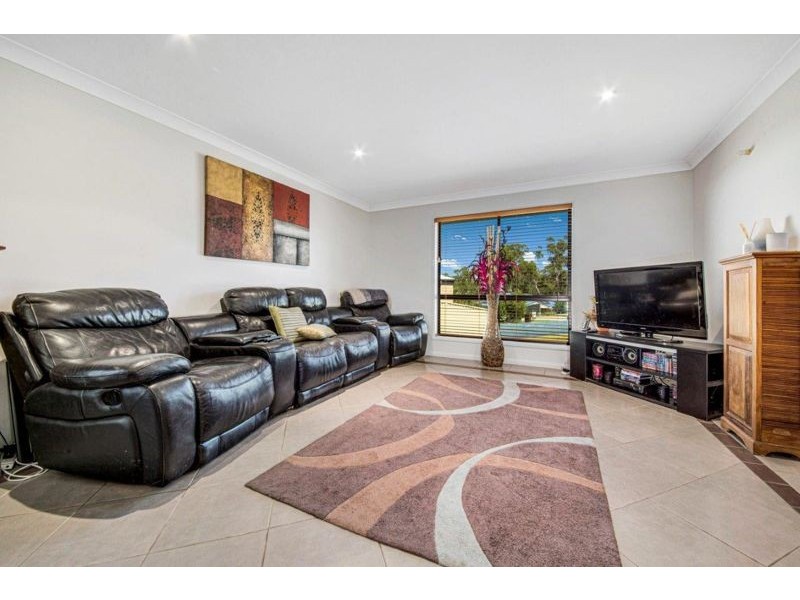 13 Panorama Court, Glen Eden QLD 4680