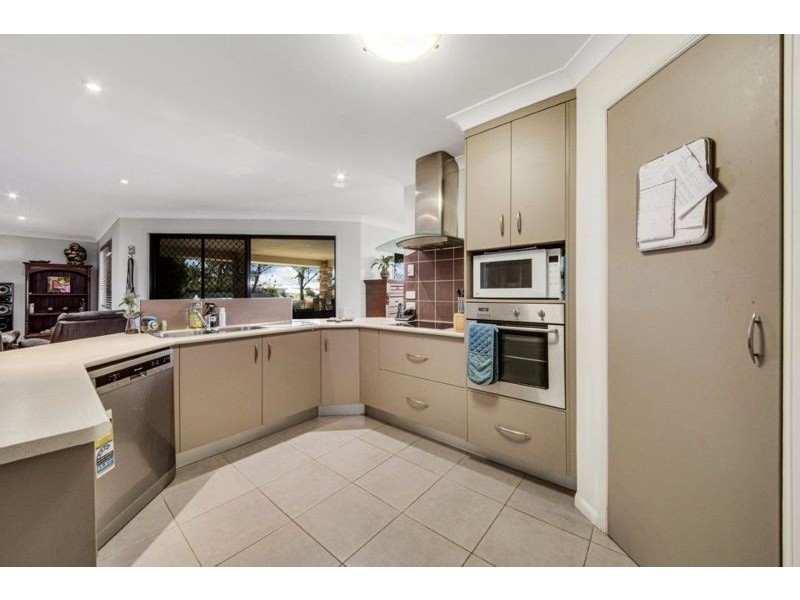 13 Panorama Court, Glen Eden QLD 4680