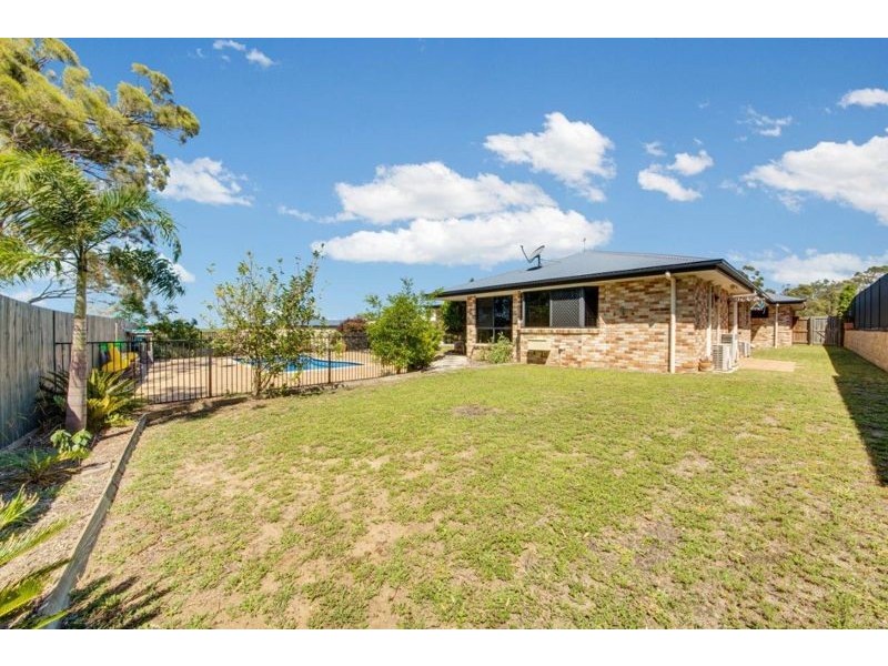 13 Panorama Court, Glen Eden QLD 4680