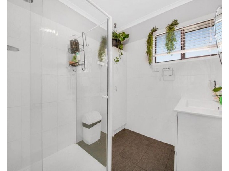 94 Elizabeth Street, South Gladstone QLD 4680