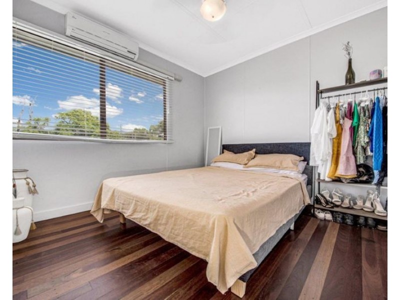 94 Elizabeth Street, South Gladstone QLD 4680