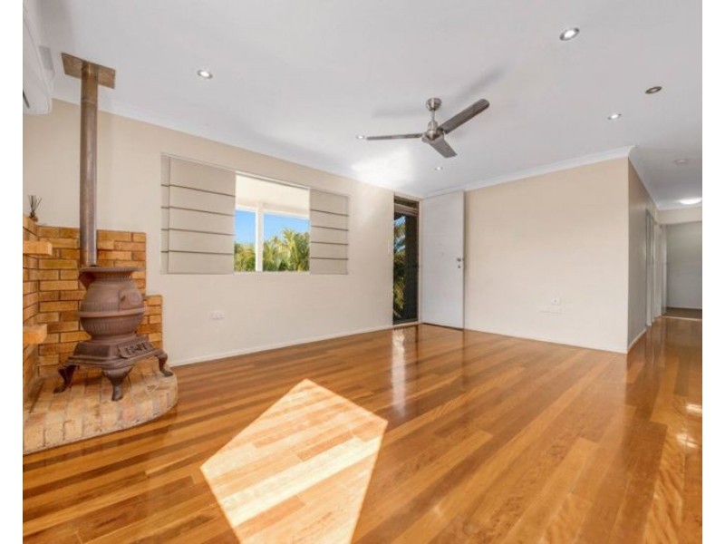 25 Campbell Street, Clinton QLD 4680