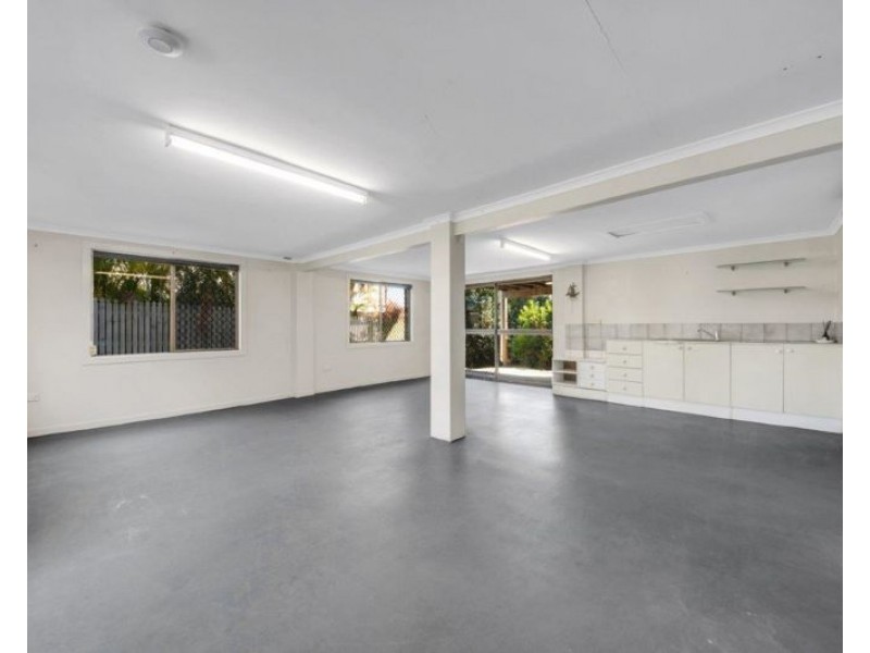 25 Campbell Street, Clinton QLD 4680