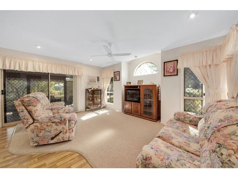 11 Weatherley Court, Clinton QLD 4680