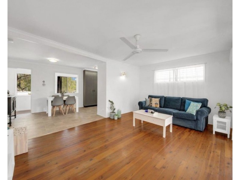 29 Pine Avenue, West Gladstone QLD 4680