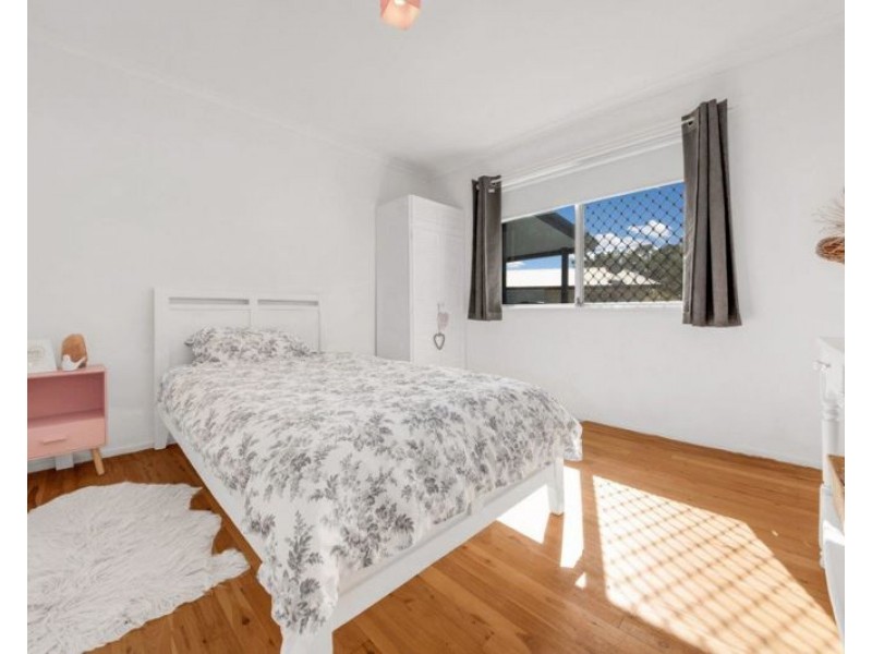 29 Pine Avenue, West Gladstone QLD 4680