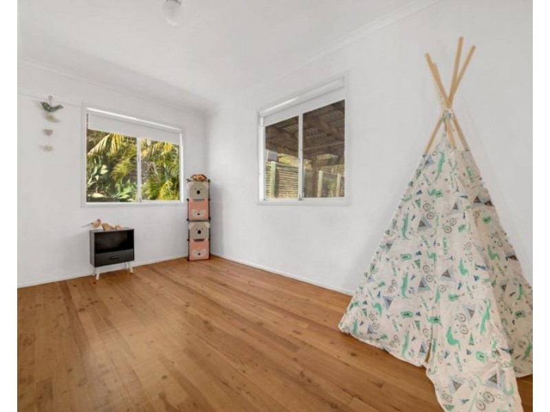 29 Pine Avenue, West Gladstone QLD 4680
