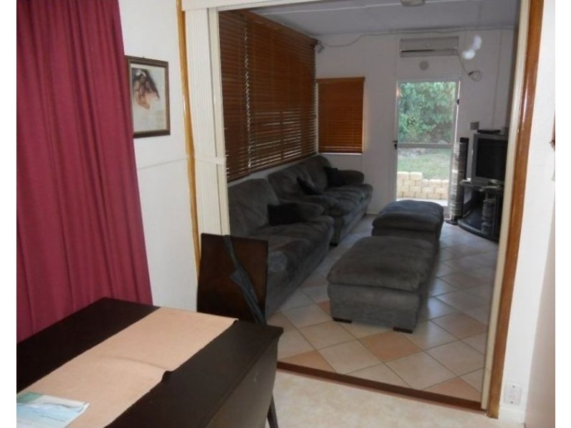 60 Elizabeth Street, South Gladstone QLD 4680