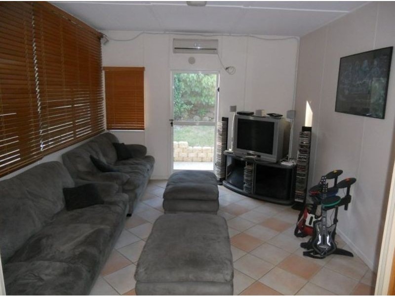 60 Elizabeth Street, South Gladstone QLD 4680