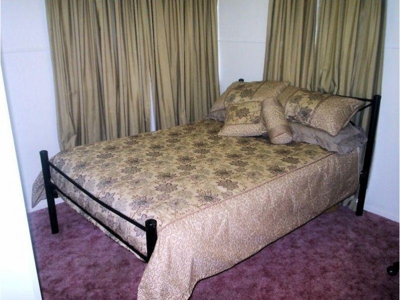 60 Elizabeth Street, South Gladstone QLD 4680