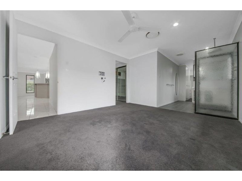 18 Billabong Drive, Glen Eden QLD 4680