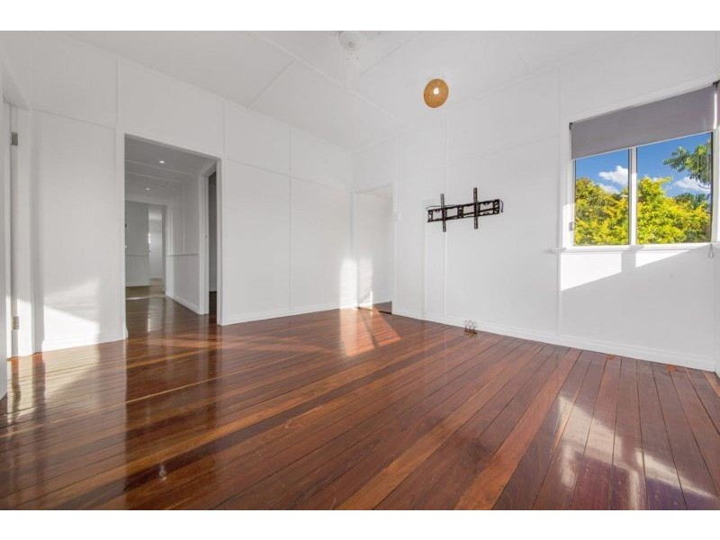 203 Oaka Street, South Gladstone QLD 4680