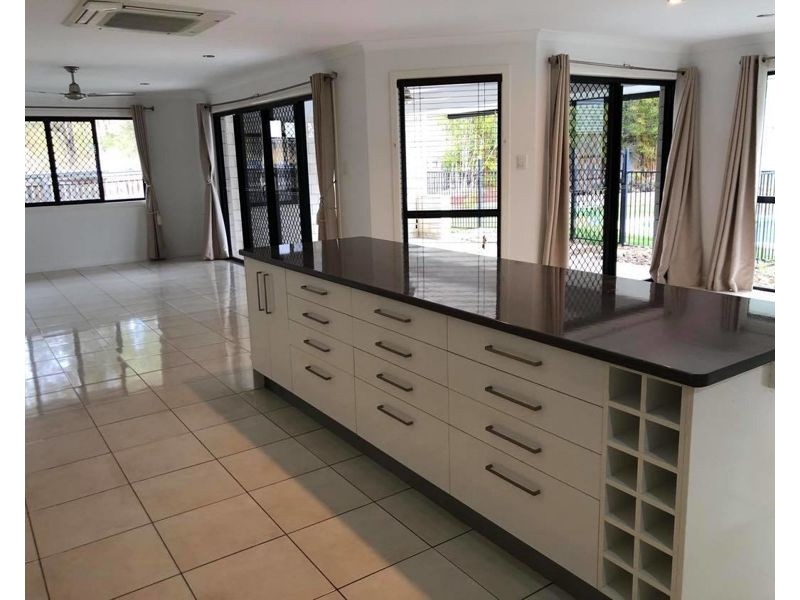 8 Ingra Close, Glen Eden QLD 4680