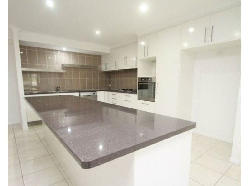 8 Ingra Close, Glen Eden QLD 4680