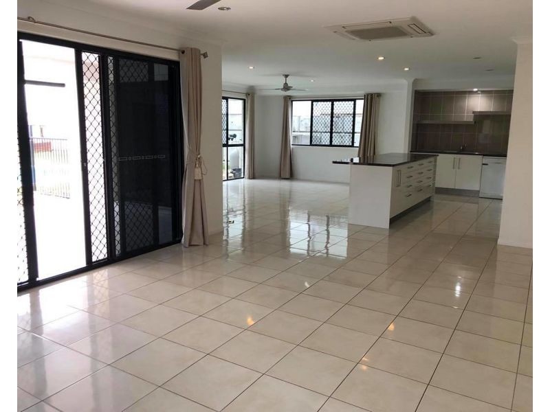 8 Ingra Close, Glen Eden QLD 4680