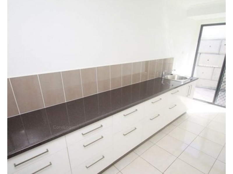 8 Ingra Close, Glen Eden QLD 4680