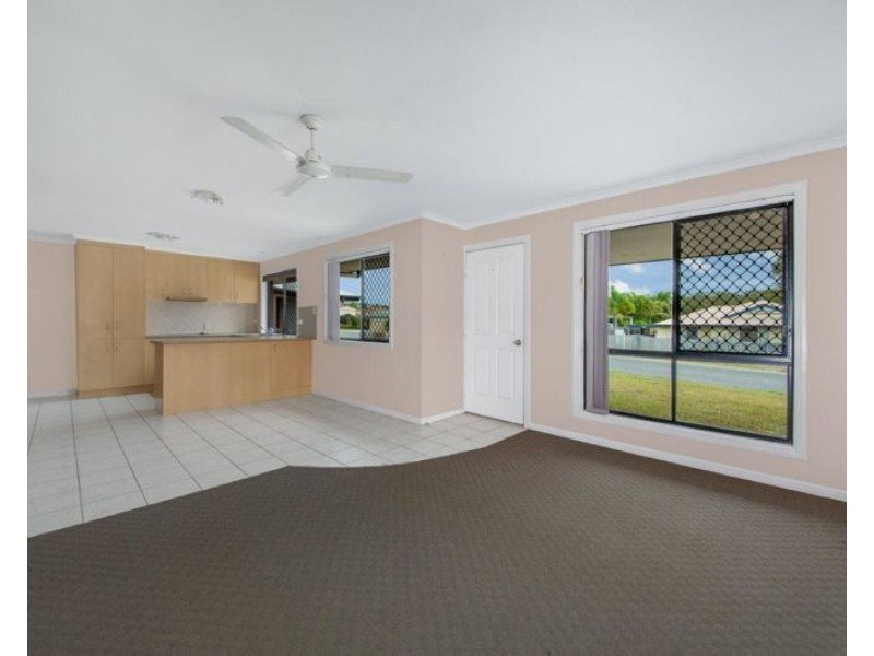 13 Dunstall Street, Clinton QLD 4680