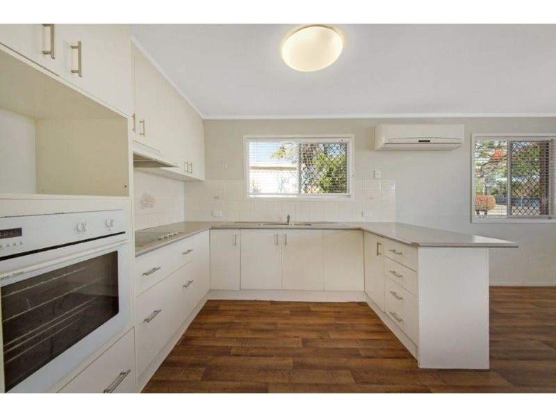 13 Hansen Crescent, Clinton QLD 4680