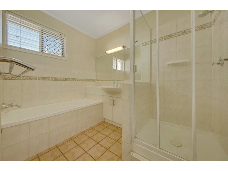 13 Hansen Crescent, Clinton QLD 4680