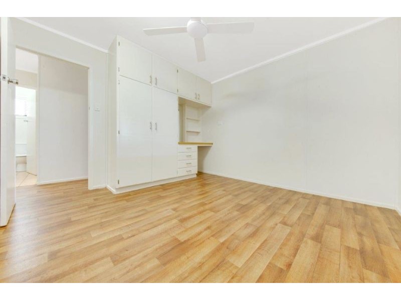 13 Hansen Crescent, Clinton QLD 4680