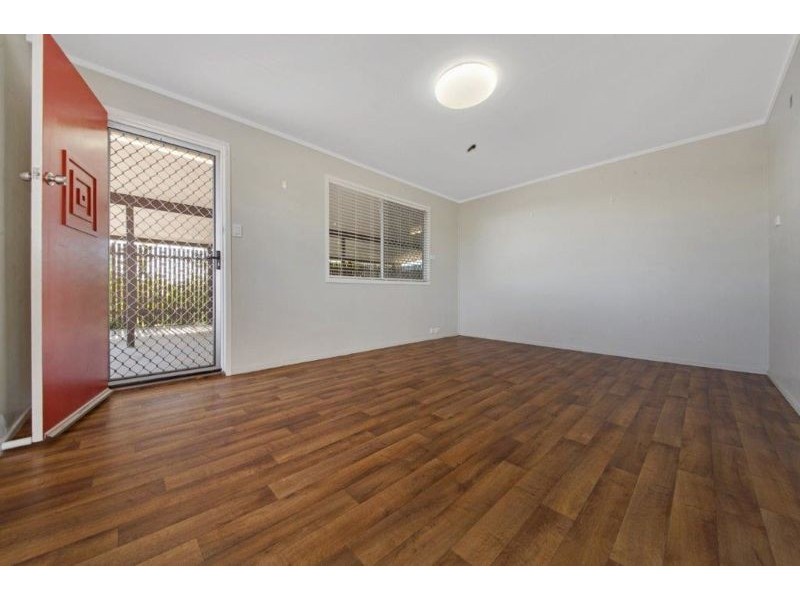 13 Hansen Crescent, Clinton QLD 4680