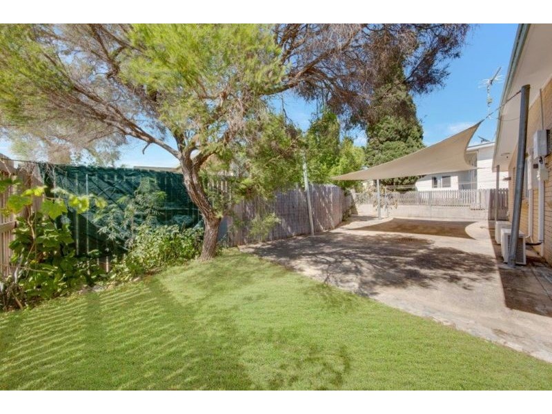 13 Hansen Crescent, Clinton QLD 4680