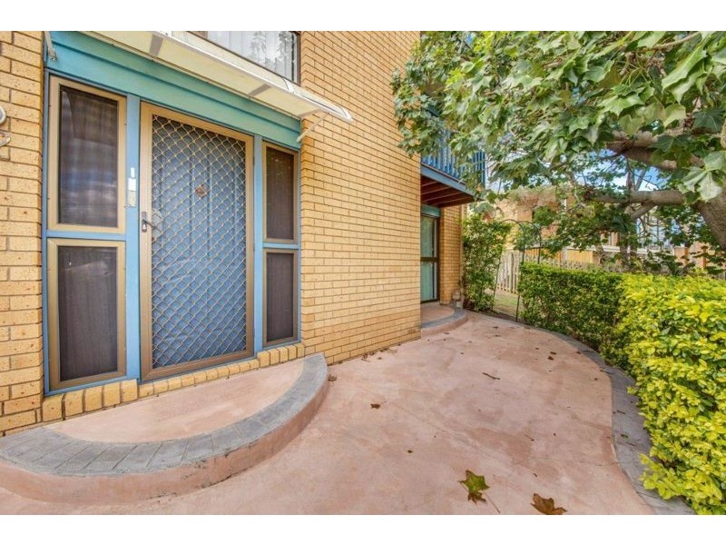 2 Luton Street, Telina QLD 4680